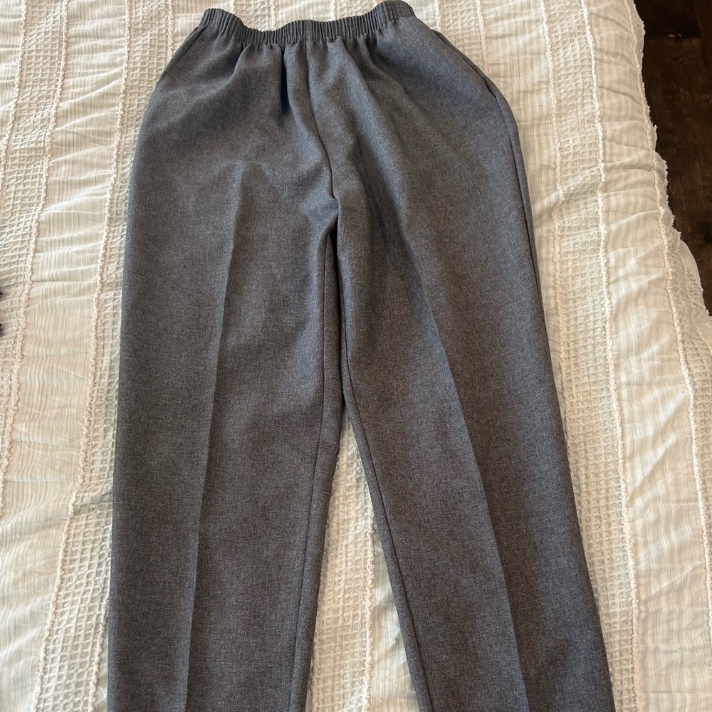 Alfred Dunner‎ Gray Pleated Dress Pants W12 Elastic Waist